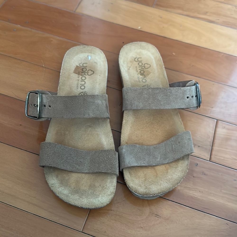 Yokono brown leather sandals size 9